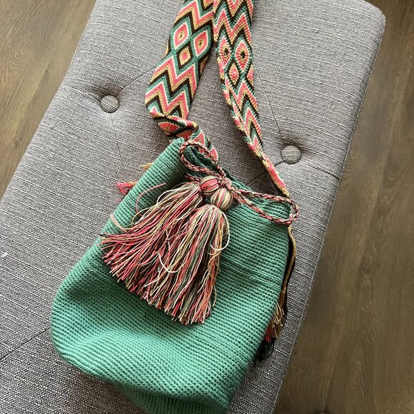 Knit Bucket Crossbody / Should Bag - Picture 1 of 6